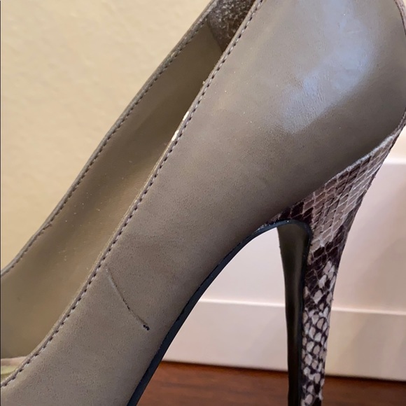 Jessica Simpson Taupe and Snakeskin heels - Picture 7 of 8